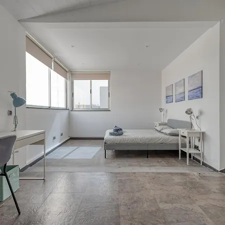 Modern 2br - Private Pool - Parking Villa