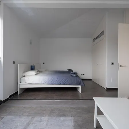 Modern 2br - Private Pool - Parking Villa *